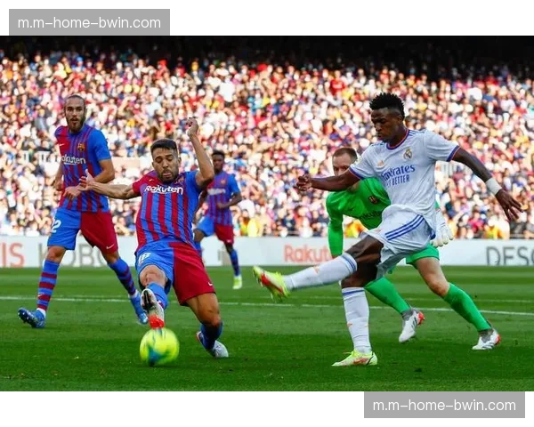 瓦伦西亚主场把握机会能力提升,保级之路出现转机